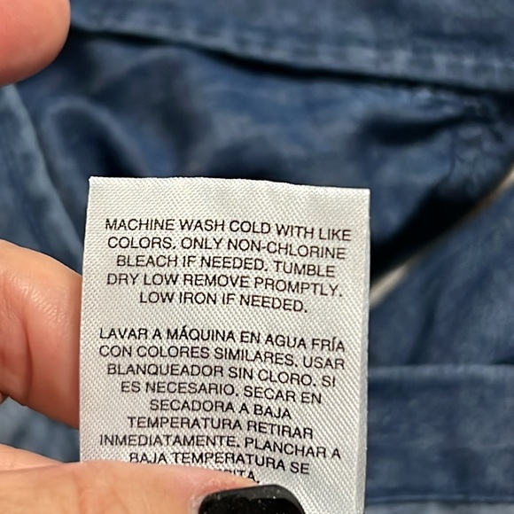 Wonderly size medium demin button front long sleeve top - Picture 6 of 10